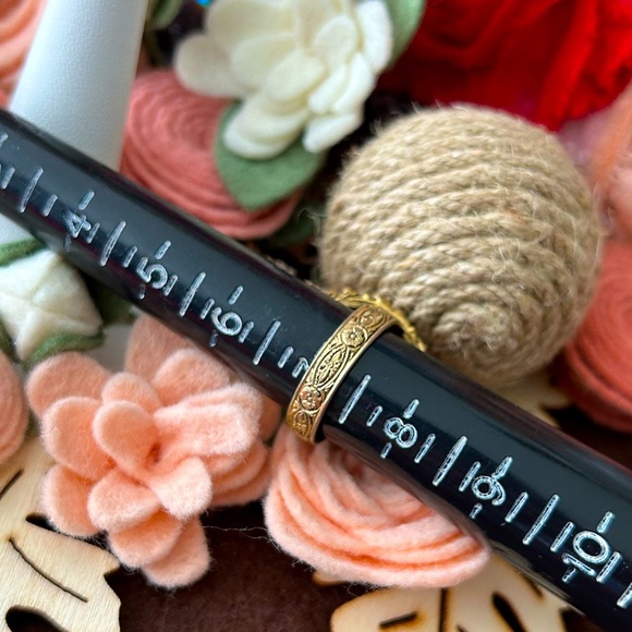 Vintage Gold Heart Filigree Cocktail Adjustable Ring - Picture 9 of 10